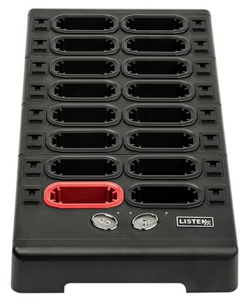 La grande station de charge permet de charger, de programmer et de stocker jusqu’à 16 appareils ListenTALK en même temps.