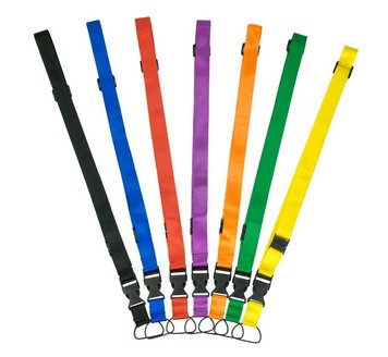 Die ListenTALK-Geräte können an verschiedenfarbigen Tragbändern befestigt und um den Hals getragen werden.